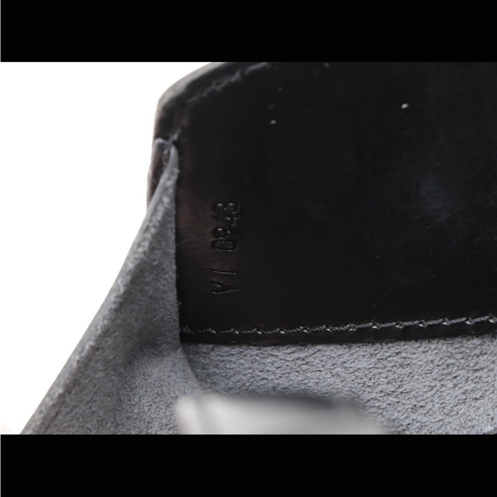 Louis Vuitton Cluny Bag in Black EPI Leather and Smooth Leather Trim - Picture 11 of 16